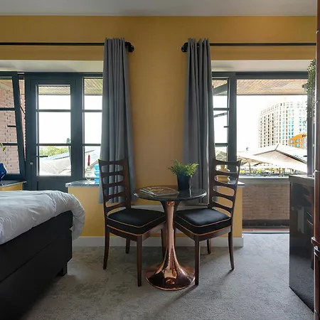 Newly Built Loft On Hotspot Location, Fast Wifi Apartment *