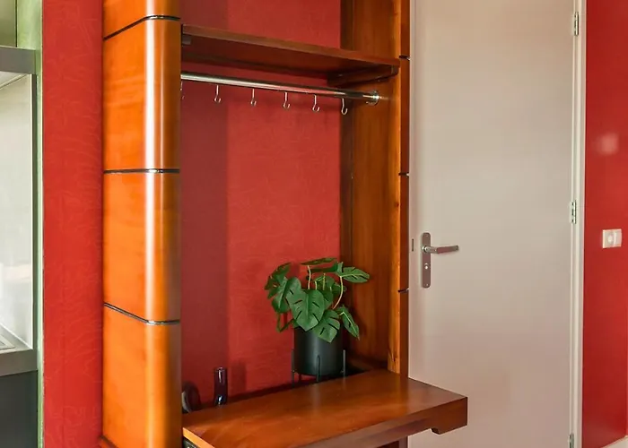 Near Center - New Bathroom & Bed Apartament Tilburg