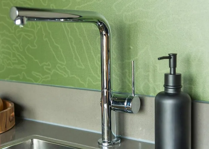 Near Center - New Bathroom & Bed Apartament *