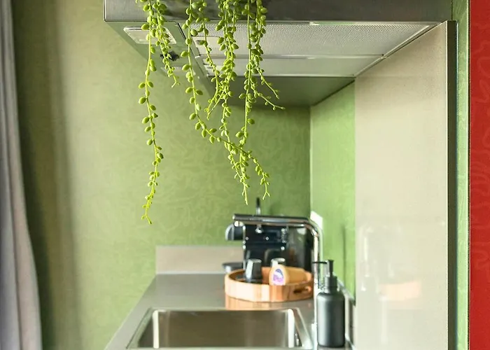 Apartament Near Center - New Bathroom & Bed