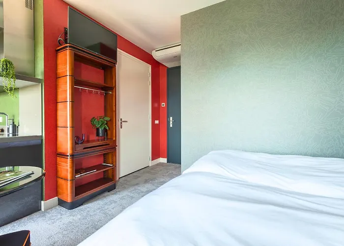 Near Center - New Bathroom & Bed Tilburg