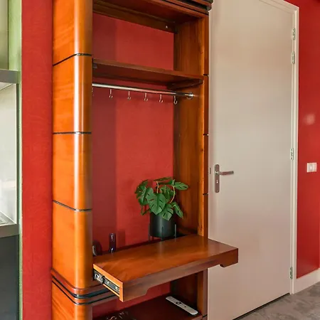 Near Center - New Bathroom & Bed Appartement Tilburg