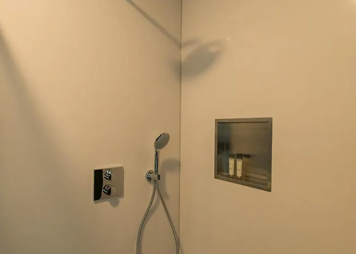 Near Center - New Bathroom & Bed Apartment *