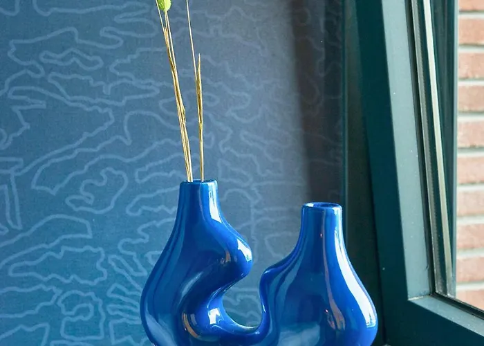 Apartment Near Center - New Bathroom & Bed