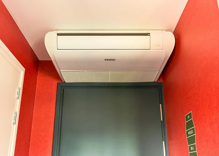 Apartment Near Center - New Bathroom & Bed Tilburg